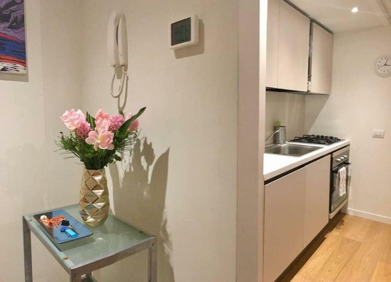 Joivy 1br In Isola With Stunning View To Bosco Verticale Milán