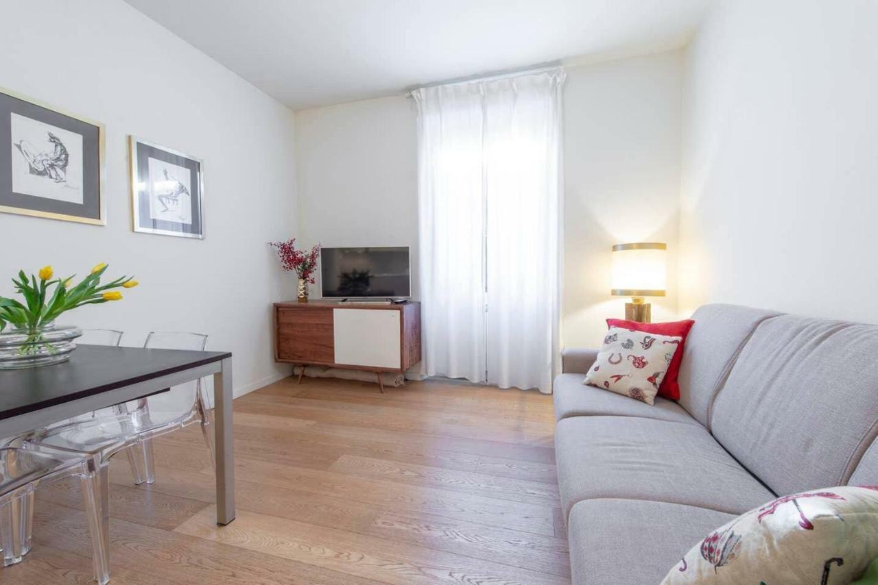 Joivy 1br In Isola With Stunning View To Bosco Verticale Milán